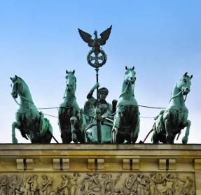 Immer mehr Fachkräfte kehren Deutschland den Rücken (Foto: pixelio.de, Tim Reinhart)