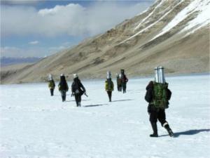 Forscher sammeln Proben von Himalaya-Gletschern (Foto: Chinese Academy of Sciences)