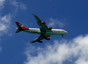 Flugzeuge produzieren zu viele Abgase (Foto: Wolfgang Weitlaner)