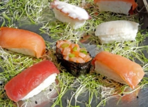 Weltweit ist Sushi sehr gefragt (Foto: pixelio/P. G. Meister)