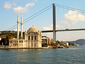 Mehrere Großstädte wie Istanbul sind akut von Erdbeben bedroht (Foto: pixelio.de/Flint)