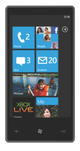 Windows Phone 7: Persönliche Tiles statt Desktop-Look (Foto: Microsoft)