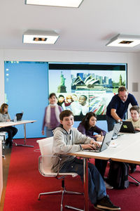 Digitales Klassenzimmer: Auch auf der CeBIT gibt es eine Demo (Foto: microsoft.com)