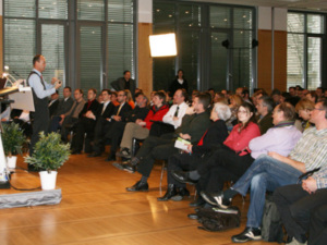 Die Vorträge zogen viele Marketinginteressierte an (Foto: sales-marketing-messe.de)