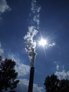 Unternehmen sollten auf eigene CO2-Bilanz achten (Foto: pixelio.de, RainerSturm)