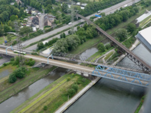 Güter werde nicht optimal auf alle Verkehrswege verteilt (Foto: pixelio.de/Dieter Schütz)