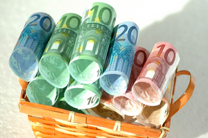 Entgeht dem Sport viel Geld durch ein Werbeverbot? (Foto: aboutpixel.de, lukasdavid)