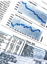 Deutsche Bank setzt Einsparungen konsequent um (Foto: pixelio.de, birgitH)