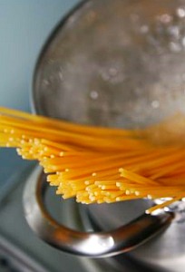 Kochen im Haushalt ist weiter beliebt (Foto: aboutpixel.de/Czuma)