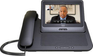 Das Cius im Desktoptelefon-Dock (Foto: Cisco)