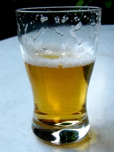 Bier im Glas: Die WM hat den Konsum beflügelt. (Foto: Hartmut910/pixelio.de)
