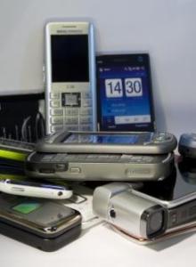 Smartphones: Mobile Alleskönner setzen sich durch (Foto: pixelio.de, Harald Wanetschka)