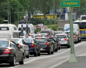 Zu viele Autos: Verkehr ist zu stark Öl-abhängig (Foto: Rolf Handke/pixelio.de)
