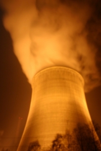 Kühlturm: AKW-Betreiber achten beim Uran-Import primär auf Kosten (Foto: aboutpixel.de, ragnar zabe)