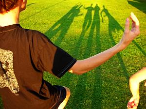 Jugend: Gemeinden profitieren, wenn sie die Jugend als ihre Zukunft erkennen (Foto: pixelio.de/Pixe) Jugend: Gemeinden profitieren, wenn sie die Jugend als ihre Zukunft erkennen (Foto: pixelio.de/Pixe)