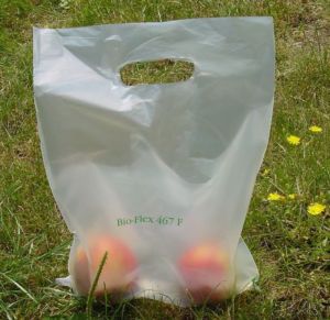 Bioplastik-Sack: In Summe kein ökologischer Vorteil (Foto: F. Kesselring, FKuR Willich)