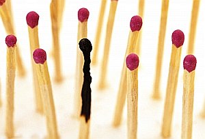 Ausgebranntes Zündholz: Wird Stress ständig zu viel, muss sich was ändern (Foto: pixelio.de/Müller)