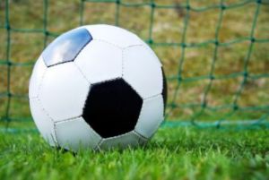 Fußball: Bei der Frauen-WM 2011 soll nicht nur der Rasen grün sein (Foto: aboutpixel.de/R. Schöttl)