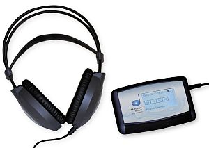 Kopfhörer und Musikcomputer: Depression kann man auch durch Musikhören behandeln (Foto: Sanoson)
