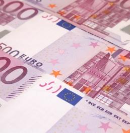 Geld: Investoren sollen von Geschäftsideen live überzeugt werden (Foto: pixelio.de, Benjamin Klack)