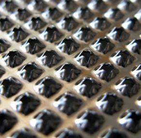 Stahlreibe: Neuartiges Verfahren macht Metalle noch robuster (Foto: pixelio.de, Rolf Handke)