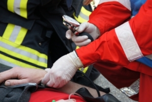 Rettung: Die jungen Patienten wurden bei einem Unfall verletzt (Foto: aboutpixel.de/Steve_ohne_S)