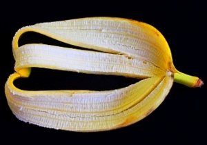 Bananenschale: Nicht wegwerfen! Lieber als Reiniger nutzen, sagen Forscher (Foto: pixelio.de/Rike)