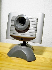 Kamera: Gesichtsfoto besser akzeptiert als Fingerabdruck oder Iris (Foto: pixelio.de/Flaisch) Kamera: Gesichtsfoto besser akzeptiert als Fingerabdruck oder Iris (Foto: pixelio.de/Flaisch)