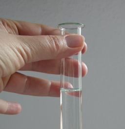 Reagenzglas: Hohe Anschubinvestitionen zahlen sich aus (Foto: pixelio.de, Sigrid Roßmann)