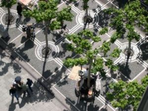 Fußgängerzone: Städte werden grüner und Menschen gehen zu Fuß (Foto: aboutpixle.de/Walter Christ)