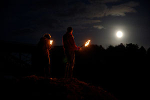 Mondnacht: Moderne Teleskope finden die Sterne eigenständig (Foto: aboutpixel.de/Petra)