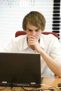 Surfer: User wollen ihren Alltag interessanter erscheinen lassen (Foto: aboutpixel.de/maçka)