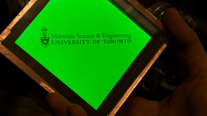 Chlor-OLED: Viel Licht für wenig Strom (Foto: utoronto.ca)