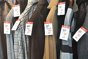 Preisschilder: Hohe Preise haben am Prospekt bessere Karten als im Laden (Foto: pixelio.de/Iro)