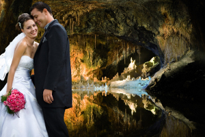 Hochzeit: Das Ja-Wort kann man sich auch an unter Tage geben (Foto: Feengrotten)