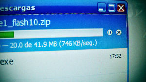 Download: Bei BitTorrent gleichzeitig Upload (Foto: flickr.com, Armando Sotoca)