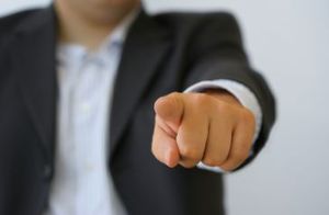 Zeigefinger: Firmen rekrutieren auf Facebook (Foto: aboutpixel.de/K.Kittlaus)