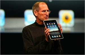Apple-Boss Jobs mit iPad: App spart Daten (Foto: flickr.com, Seattle Clouds)