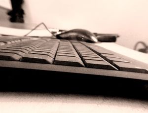 Tastatur: Behörden wollen Piraterie-Websites zensieren (Foto: pixelio.de/kraus)