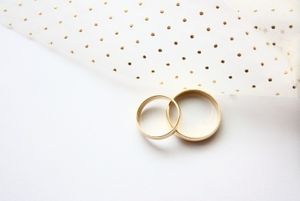 Eheringe: Facebook und Co. sind gute Recherchequellen (Foto: pixelio.de/hainz)