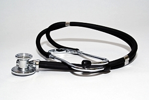Stethoskop: Online-Selbsthilfe hilft bei Entscheidungen (Foto: pixelio.de/Melis)