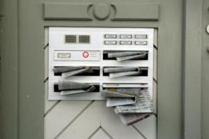 Volles Postfach: Zahlungsstopp als virtuelle Abhilfe (Foto: pixelio.de/meister)