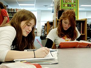 Studentinnen: Gehirndoping bei Jüngeren im Vormarsch (Foto: FlickrCC/McQuinn)