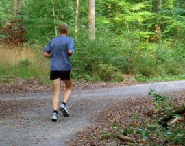 Jogger: Rasches Gehen bekämpft Prostatakrebs (Foto: aboupixel.de/Peter Ehmann) Jogger: Rasches Gehen bekämpft Prostatakrebs (Foto: aboupixel.de/Peter Ehmann)