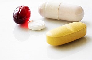 Medikamente: Liste der Nebenwirkungen wächst ständig (Foto: pixelio.de/Segovax)