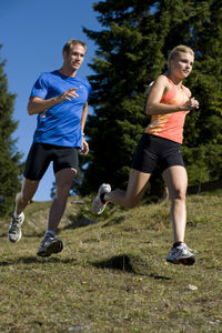 Läufer: Beim Sport gilt, richtig erholen ist wichtig. (Foto: Basica Sport)