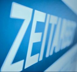 Zeitarbeit: Viele Firmen stellen sich selbst ein Bein (Foto: pixelio.de, Guedo)