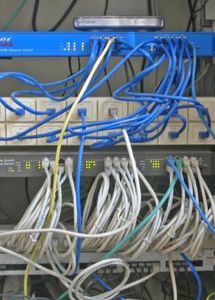 Router: Web kostet Deutschen 8,7 Mrd. Euro (Foto: aboutpixel.de/Kim Czuma)