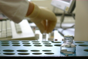 Labor: Vielversprechende Ergebnisse bei Hautkrebs (Foto: pixelio.de/M. Bührke)