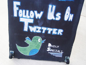 Twitter-Werbung: Für viele Firmen zu teuer (Foto: flickr.com, Mykl Roventine) Twitter-Werbung: Für viele Firmen zu teuer (Foto: flickr.com, Mykl Roventine)